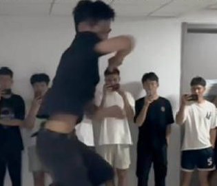 西安体院宿舍比武大会