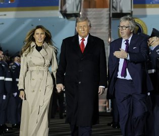 特朗普抵达英国