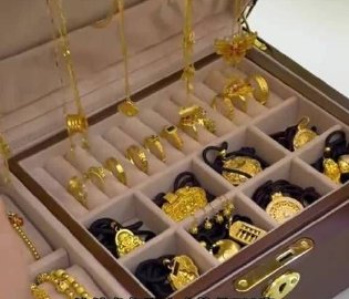 一家人囤金2公斤