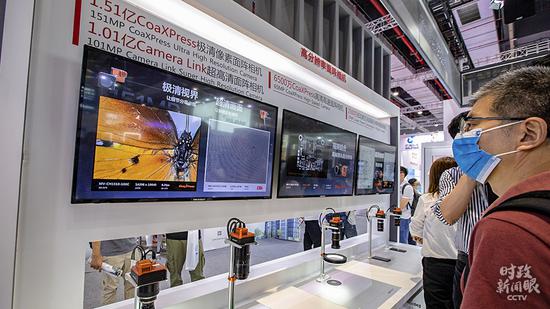 △今年7月，海康威视公司在慕尼黑上海光博会上展示了嵌入式视觉系统、高清面阵相机等产品。