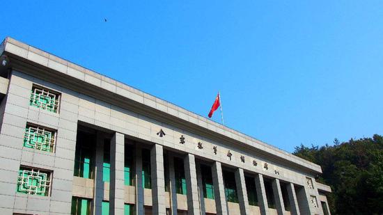 △安徽金寨是红四方面军、红25军的主要发源地,先后组建过11支主力红军队伍。革命战争年代,10万金寨儿女为国捐躯。这是安徽金寨博物馆。