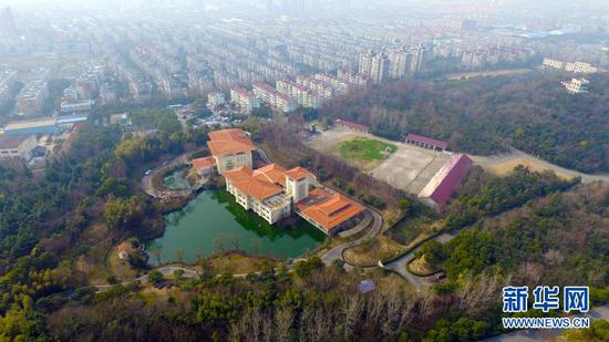 这是上海吴淞炮台湾国家湿地公园一角（2017年2月26日摄，无人机照片），这里曾经是钢渣回填滩和铁砂采砂场。新华社发（裴鑫 摄）