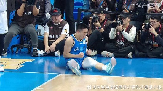 北京力克辽宁迎3连胜 陈盈骏26分 周琦15+11 杨鸣遭驱逐