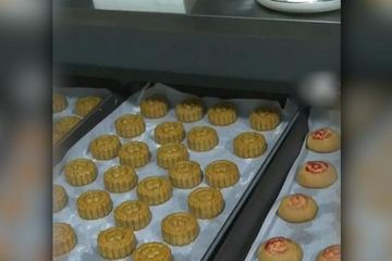 四川一医院推出中药月饼，网友：地球已经无法阻止人类养生了