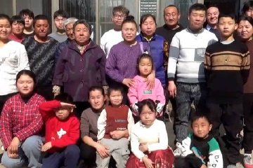 过年一家26口聚餐，山东女婿掌勺4小时炒24盘大锅菜