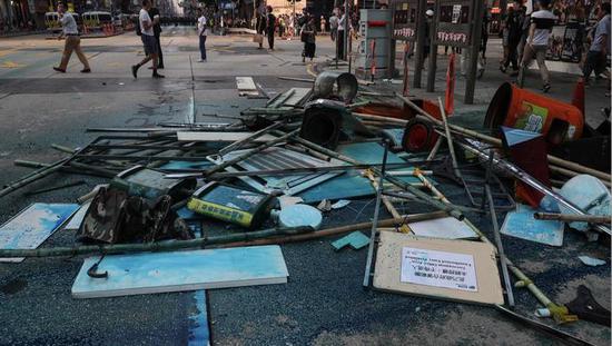 内地生留港工作一年间:本想拿永居权 现想去深