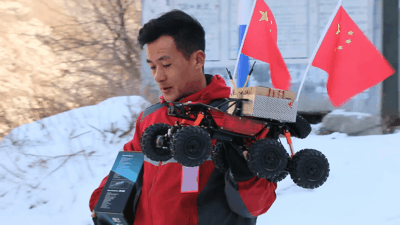 东北冬天咋送快递 快递小哥改装玩具车冰上送急