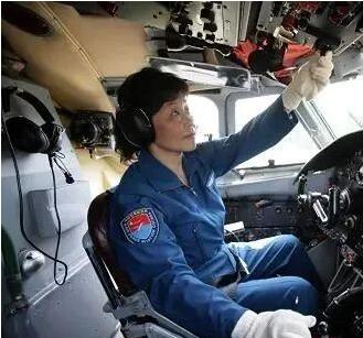 中国空军首位女师长程晓健