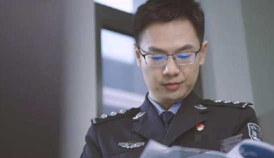  图为王崇鹏。（受访者供图）