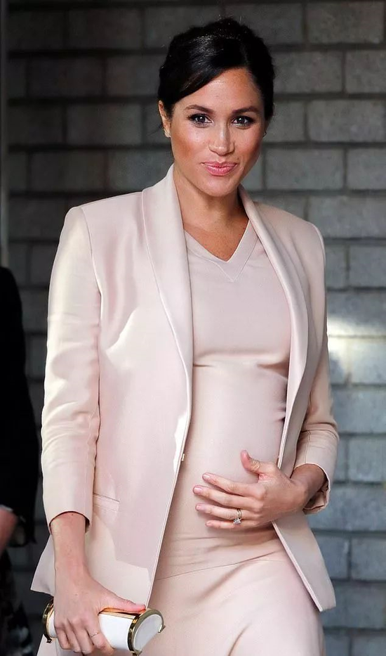 打破英国王室传统梅根王妃决定在家生宝宝