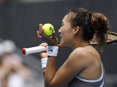 郑钦文委屈抹泪