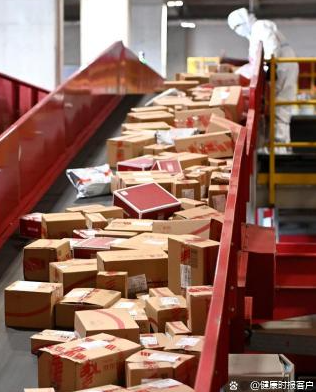  春运首日的北京南站。健康时报记者牛宏超 摄