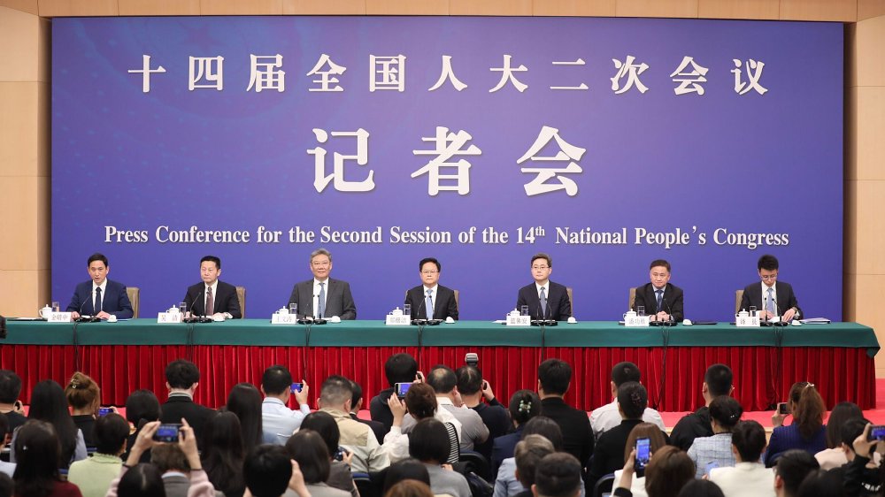 两会重磅发布会！郑栅洁、蓝佛安、王文涛、潘功胜、吴清答记者问