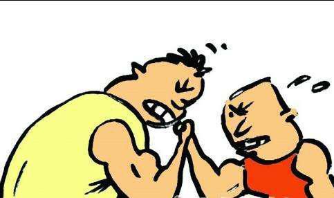 留学生掰手腕用力过猛手臂骨折了