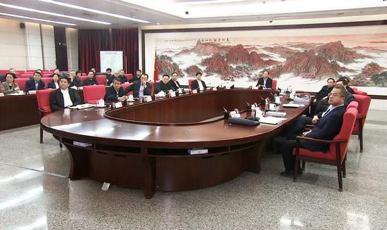 视频|西安市委集体组织收看《一抓到底正风纪》新闻专题片