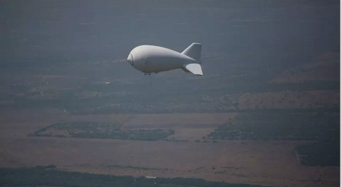 美墨边境上的海关边境巡逻监控气球（图 via AFP）
