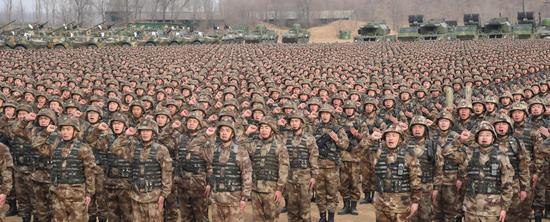 2018年1月3日上午，中央军委隆重举行2018年开训动员大会，主会场部队官兵宣誓。