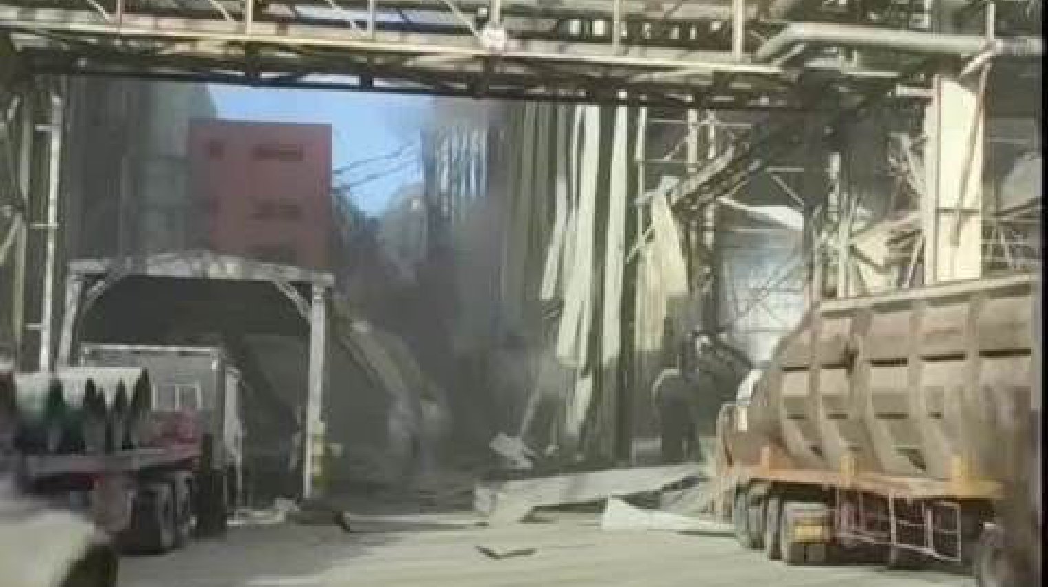 包头一工厂爆炸已送至医院40余人