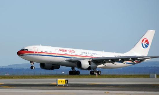 资料图:东方航空客机.