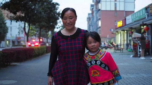 汶川地震她失去儿子震后次年42岁做试管婴儿产女