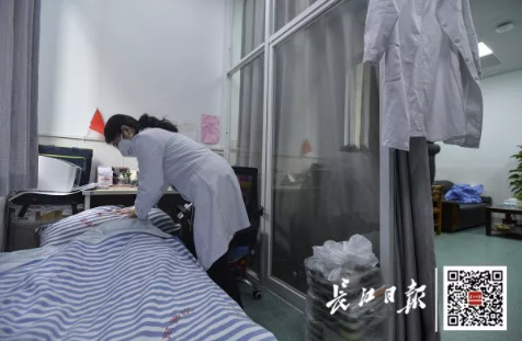  中南医院放射科办公室，张笑春医生从1月14日便睡在了办公室。