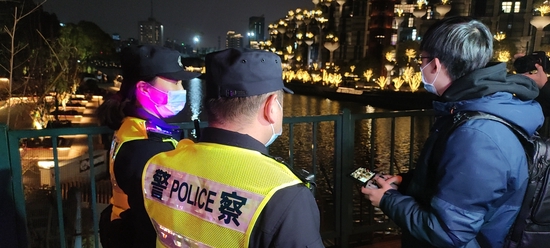 普陀警方发现无报备飞行器。  上海市公安局供图