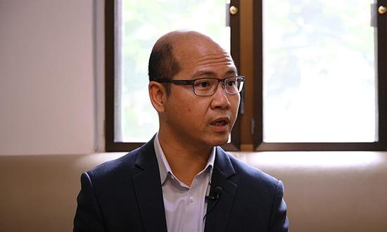 香港哺育做事者联会主席、黄楚标私塾校长黄锦良批准澎湃讯息专访。