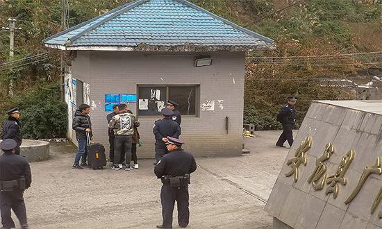贵州安龙县煤矿16死事故:煤矿一路违规一路绿灯