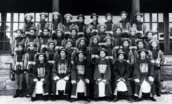 1907年,即将赴日本留学的山西大学堂学生。图/FOTOE