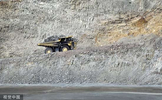 2015年6月29日，美国加利福尼亚州，莫利矿业开采稀土矿。 图自视觉中国
