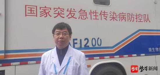  江苏省卫生健康委新型冠状病毒肺炎防治专家组（公共卫生）组长，江苏省疾病预防控制中心主任、主任医师武鸣