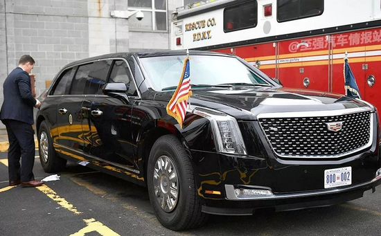 视频-美国总统新座驾亮相:重量逼近坦克 造价150万美元