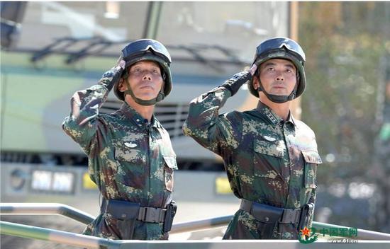 在朱日和阅兵中担任领队的将军中 至少8人已履新|阅兵|朱日和|赵秋领