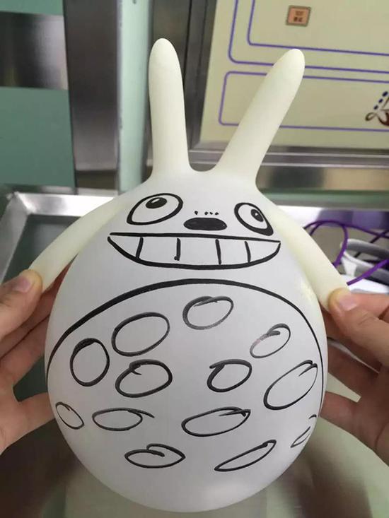 张慧画的气球