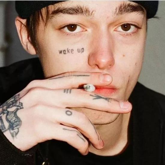 从土味到lv秀场这个俄罗斯狠人是什么来头