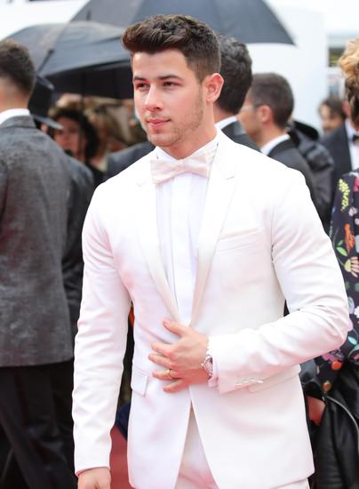 尼克·乔纳斯（Nick Jonas）佩戴Chopard萧邦腕表