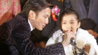 关晓彤谢霆锋时隔16年再同框