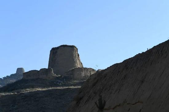 爱上内蒙古 | 内蒙古明长城 冬季显出雄浑气势