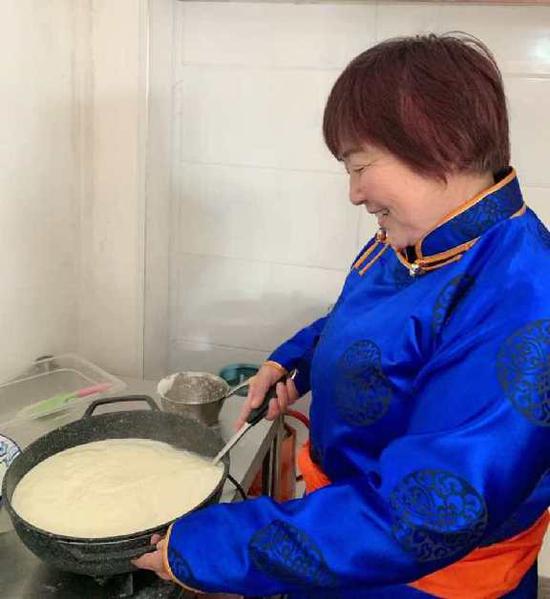 内蒙古推动传统奶食品转型升级促进民族奶业振兴