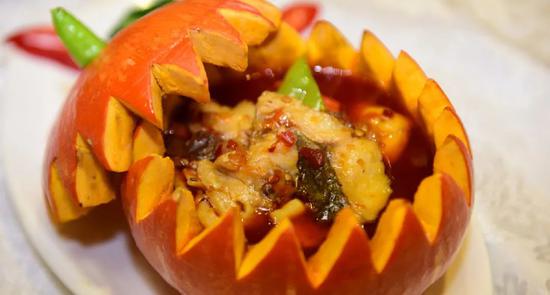 南瓜炖黄河鲤鱼 摄影:李慧