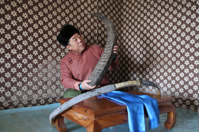 爱上内蒙古|蒙古族男孩的牛角弓:风劲角弓鸣