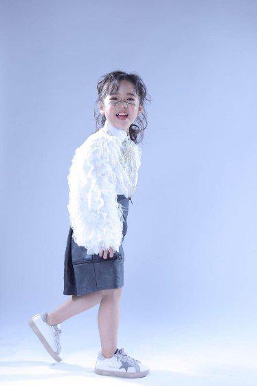 李美萱荣获2019第六届中国顶尖少儿模特大赛哈尔滨赛区人气冠军