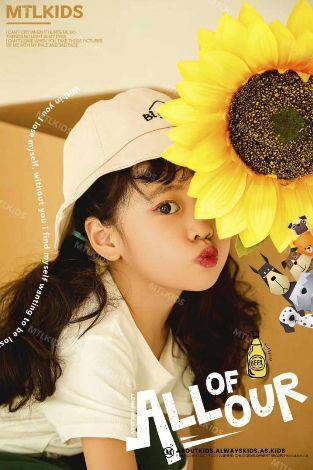 李美萱荣获2019第六届中国顶尖少儿模特大赛哈尔滨赛区人气冠军