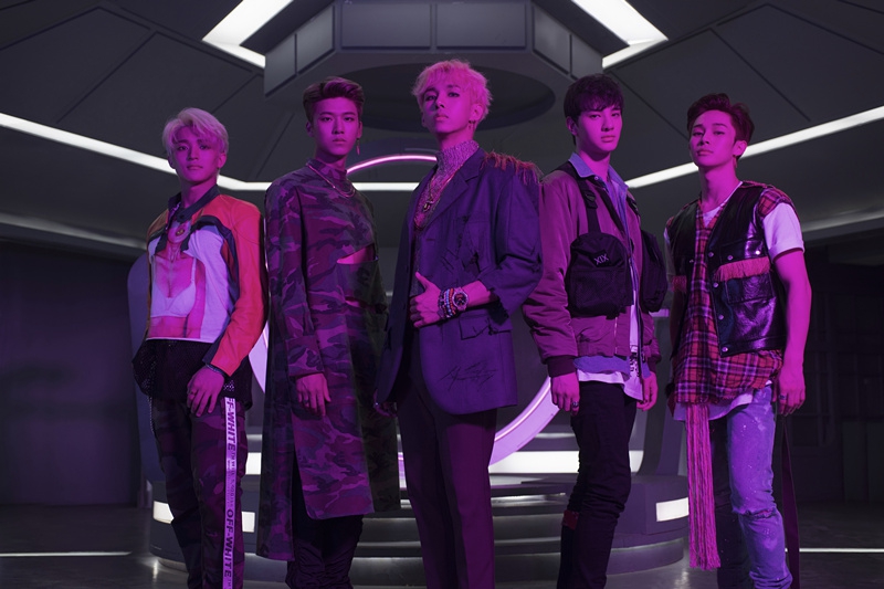 组图:core one正式出道 新曲《rollin》首发