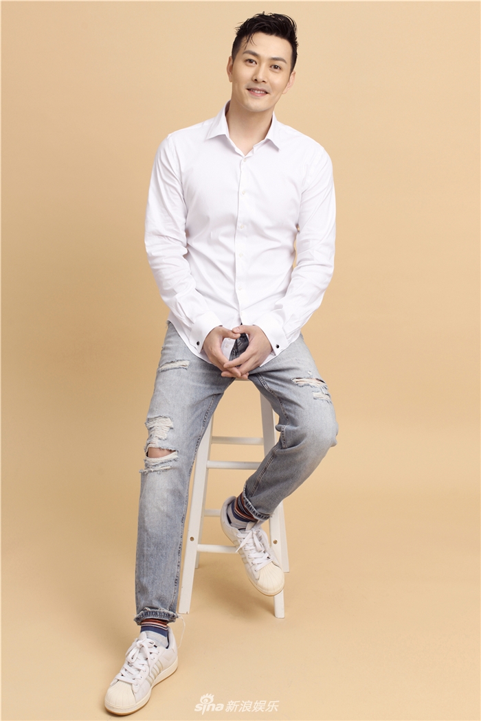 组图:李广旭写真展暖男一面 自然率性男友力满满