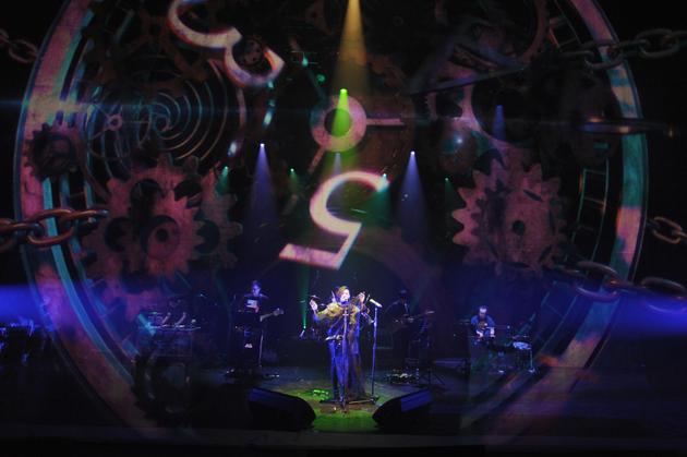 陈粒“小梦大半”巡演打造国内首个全息投影演唱会