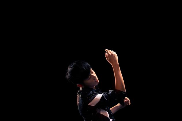 张杰全新EP《越爱越强》