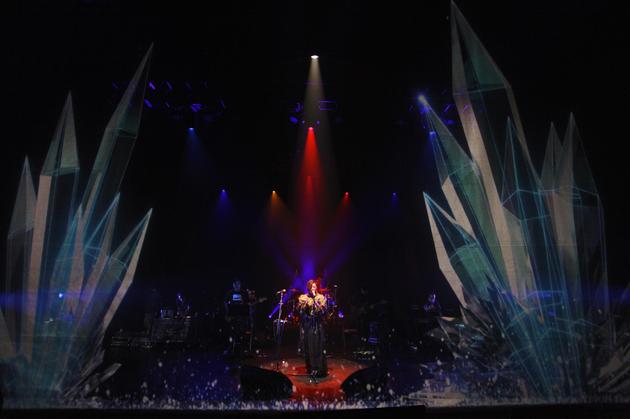 陈粒“小梦大半”巡演打造首个全息投影演唱会