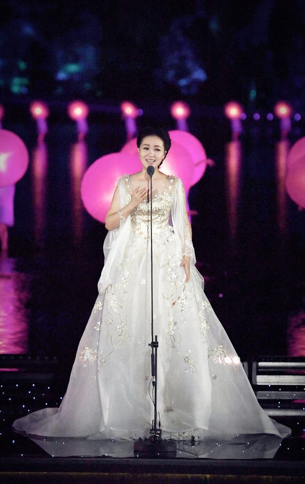 雷佳《难忘茉莉花》现场