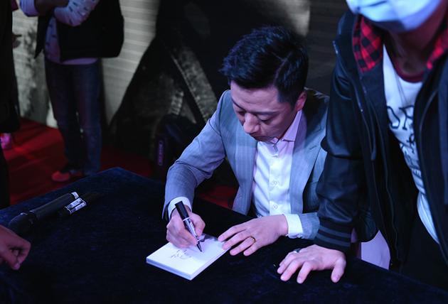张磊专辑签售现场